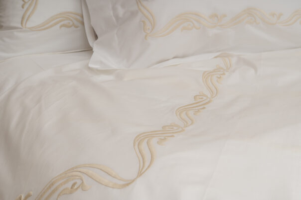 Corinto Sheets White w/Almond embroidery