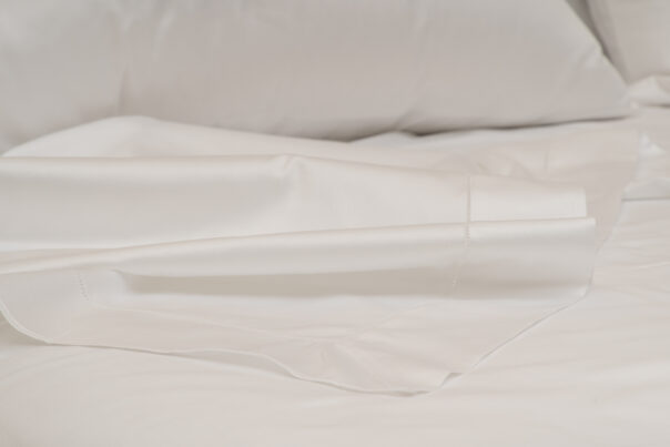 Sateen 600 Sheets White