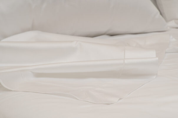 Sateen 600 Sheets in White